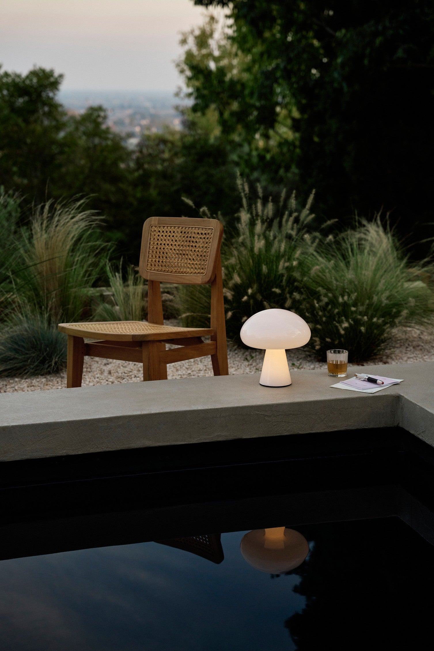 Obello Portable Lamp - Pearl White