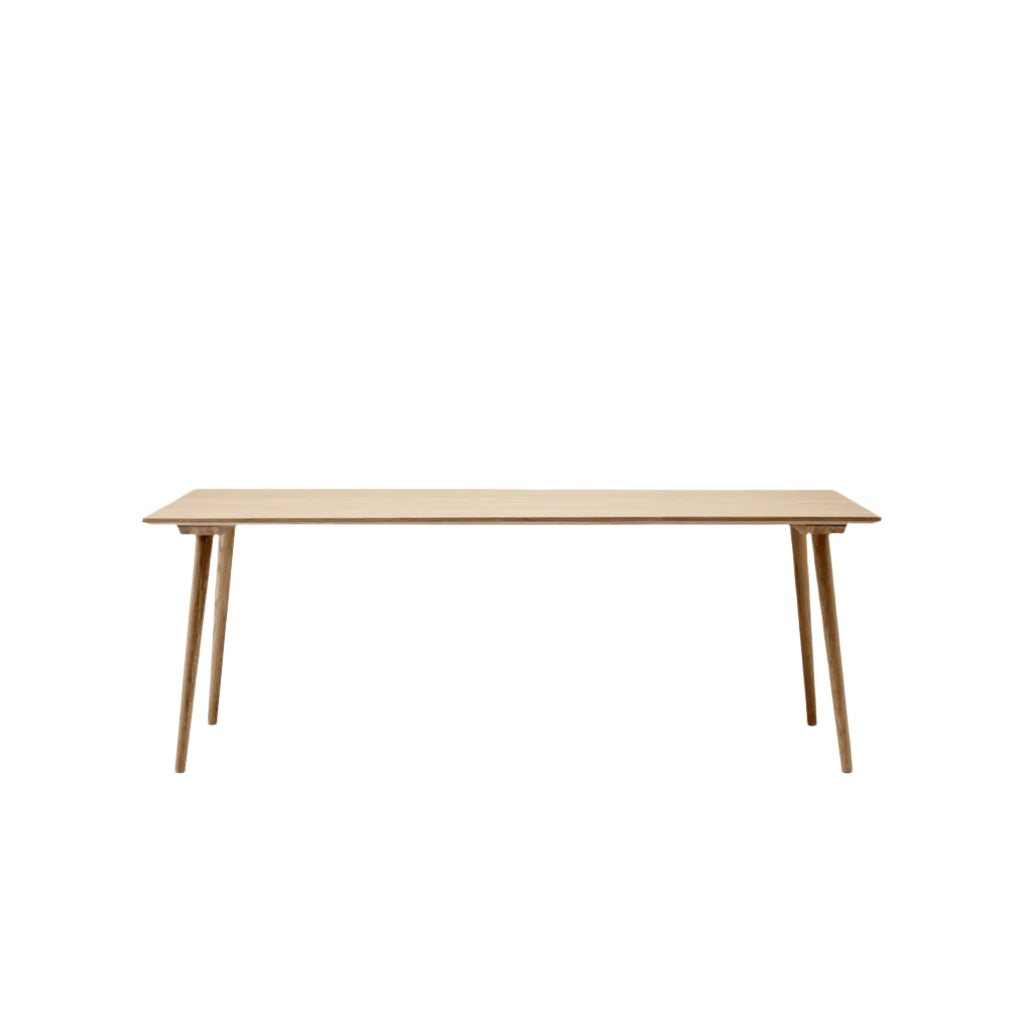 In Between SK5 Dining Table