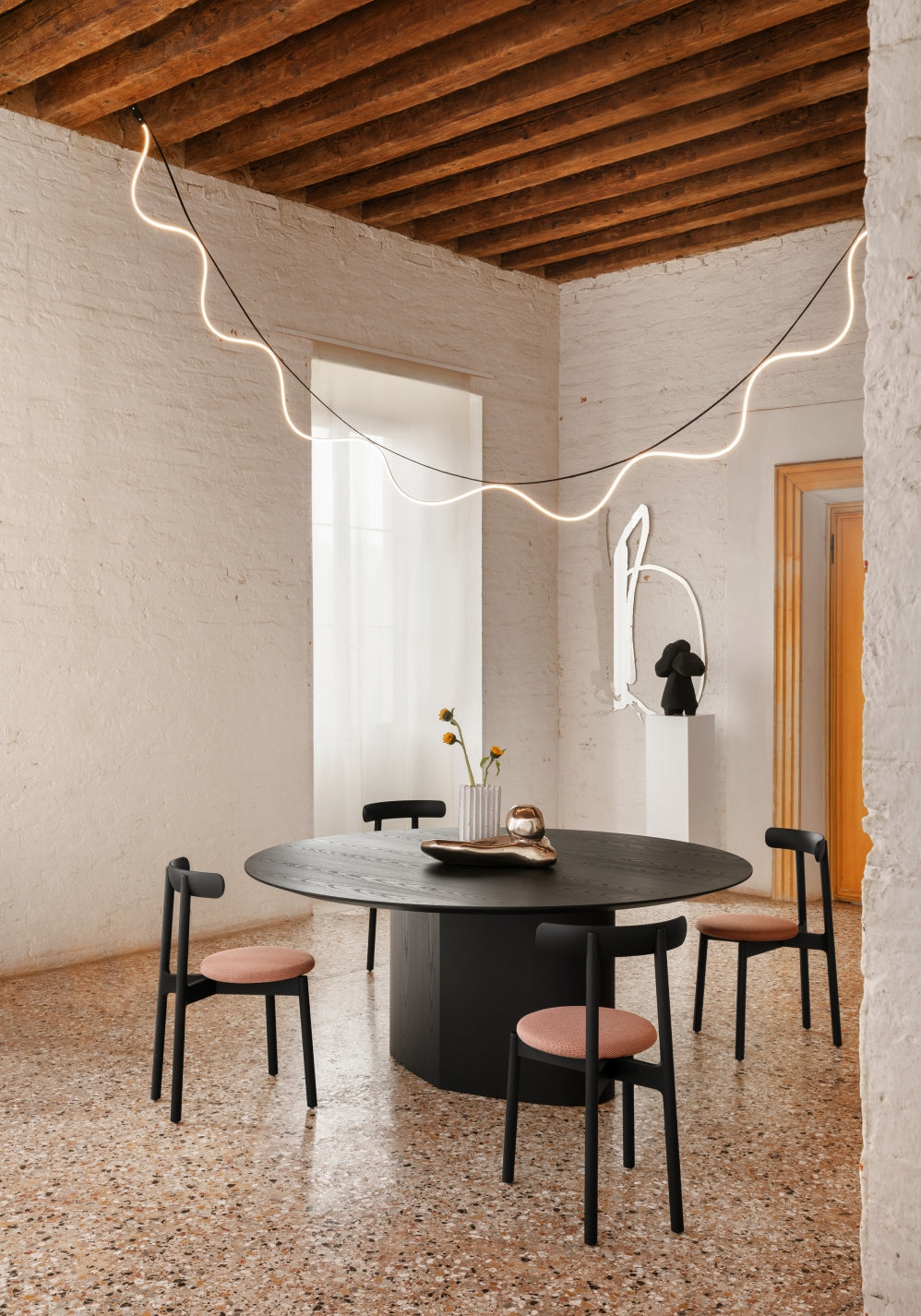 Monoplauto Dining Table - Round