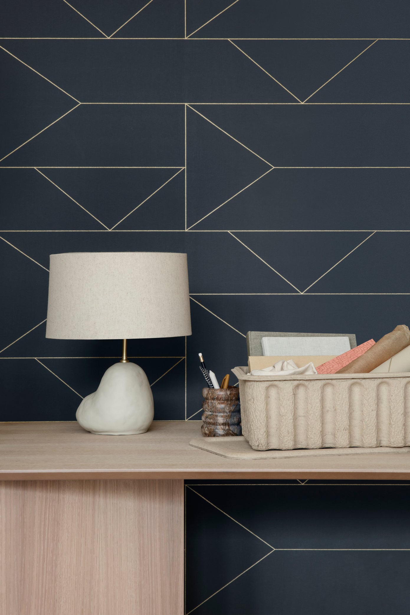 Hebe Lamp Small - Off White with Natural Lampshade