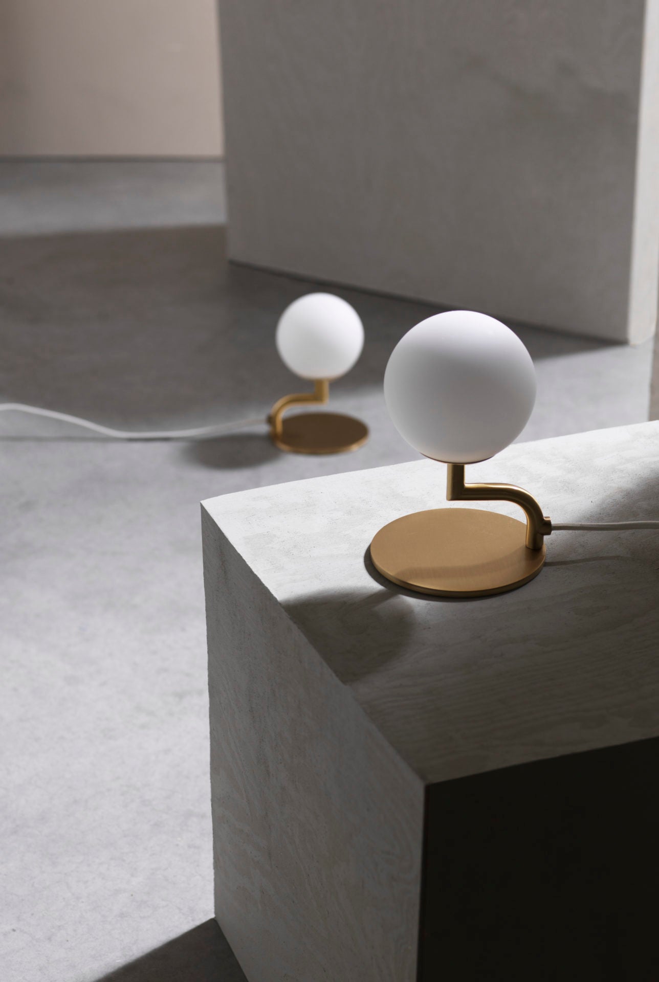 Mobil Table - Brushed Brass