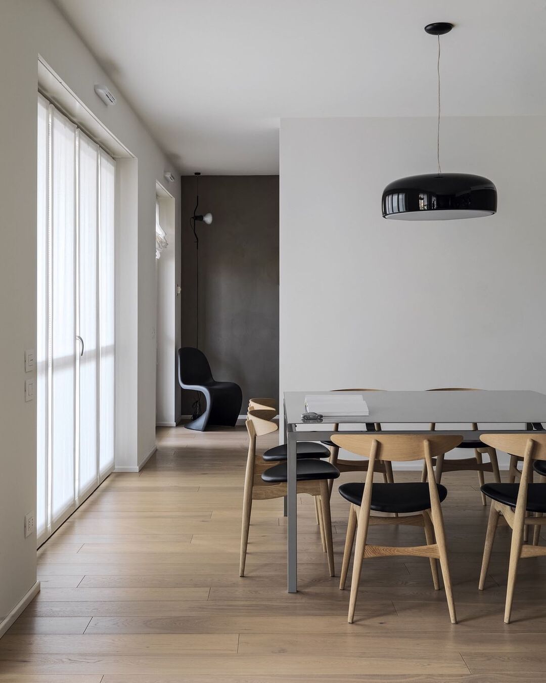 Smithfield Suspension - Glossy Black