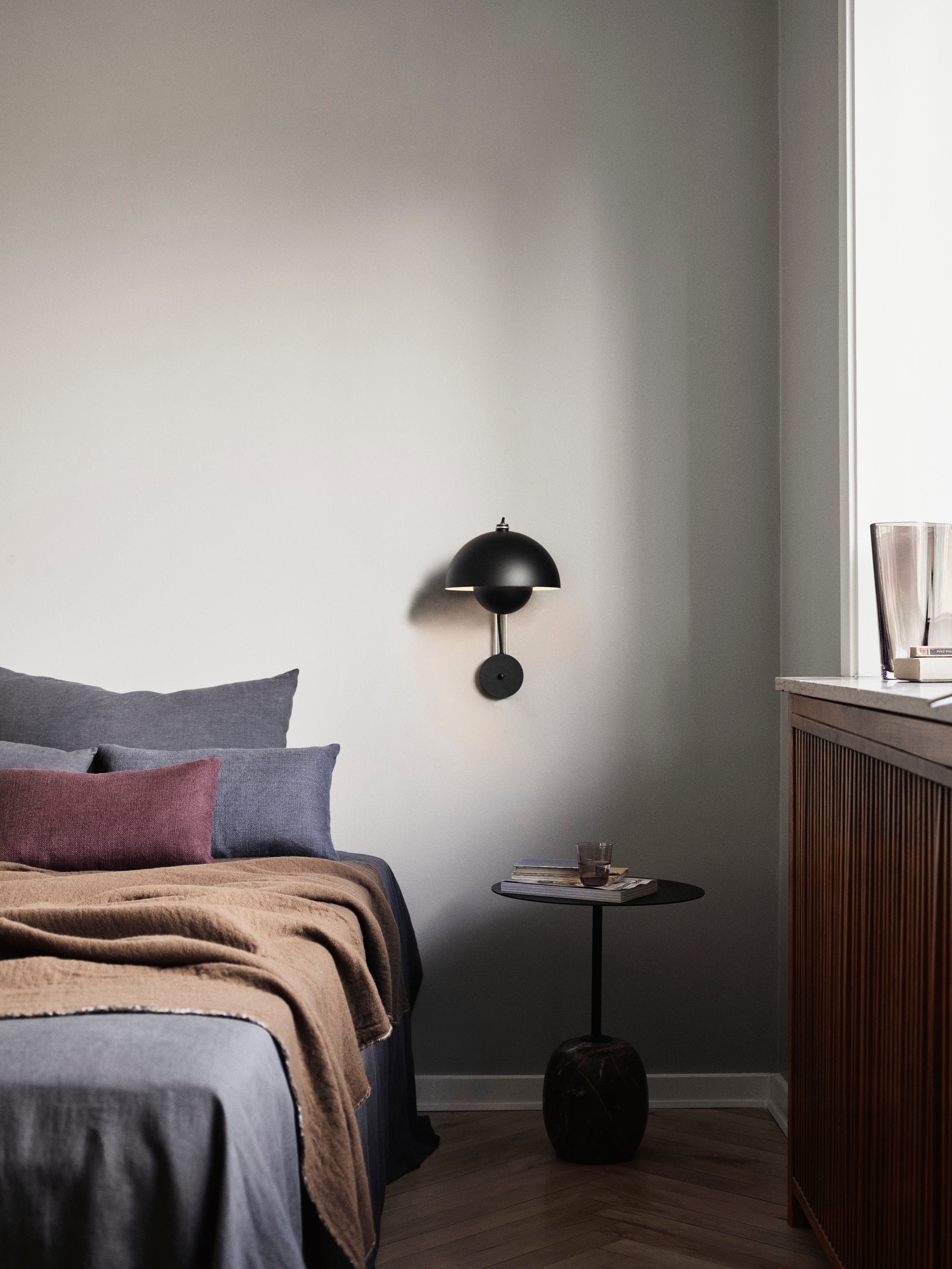 Flowerpot VP8 Wall Lamp - Matt Black
