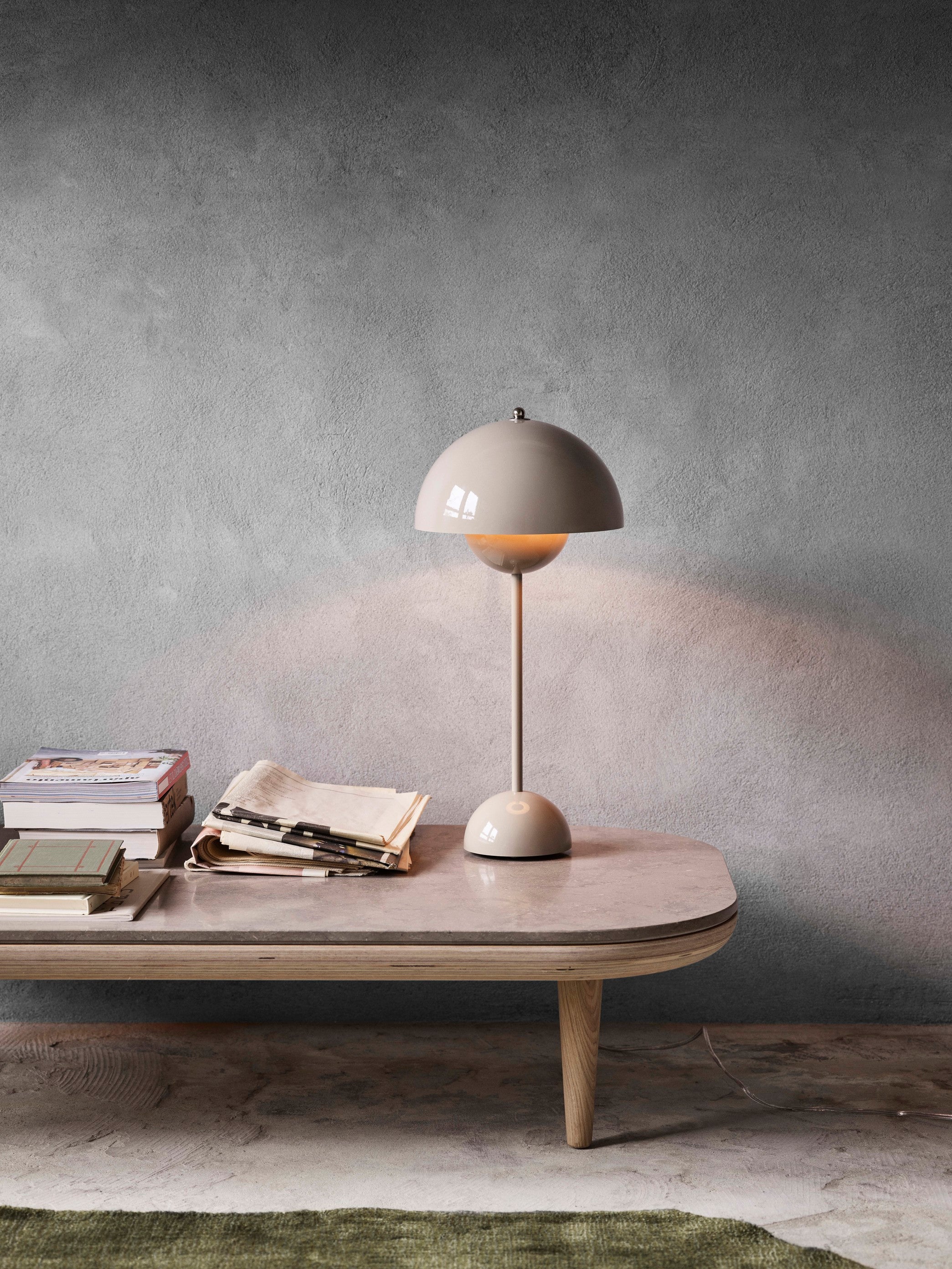 Flowerpot table lamp VP3 - Grey Beige
