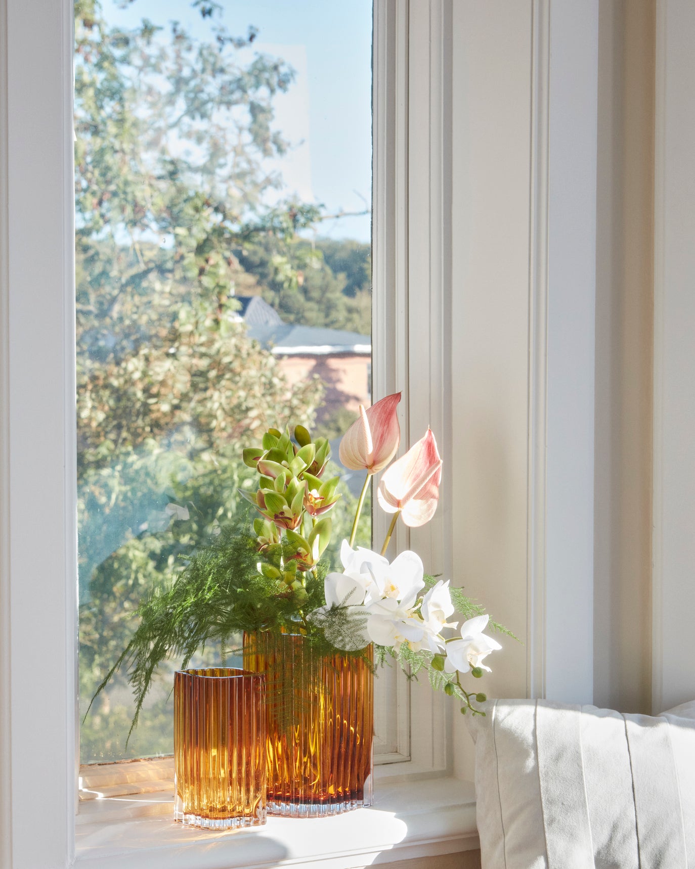 Folium Vase H25 - Amber