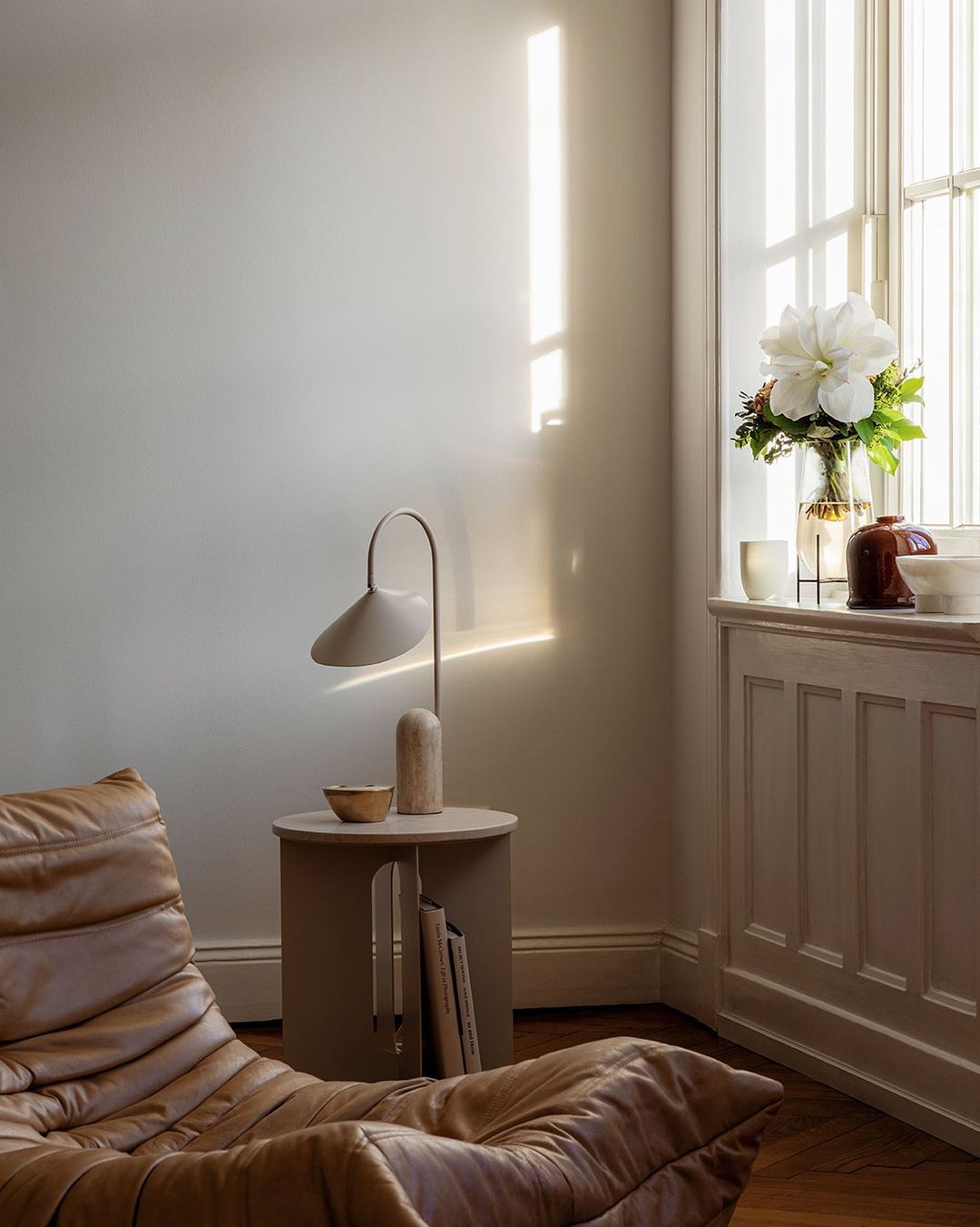 Arum Table Lamp - Cashmere