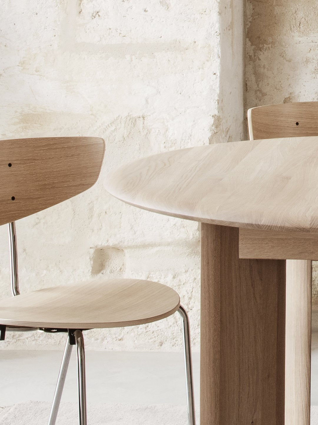 Bevel Table Round - White Oiled Oak