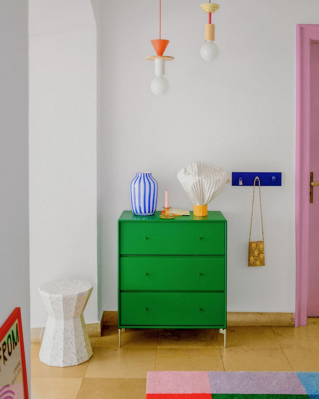 CARRY Dresser