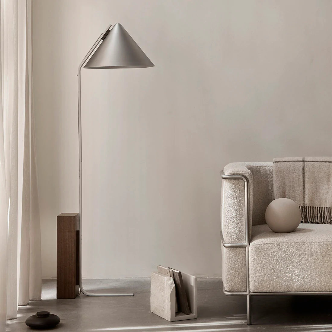 Lampadar Cone