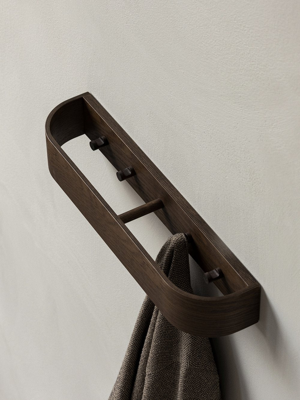 Epoch Rack 50 - Dark Stained Oak