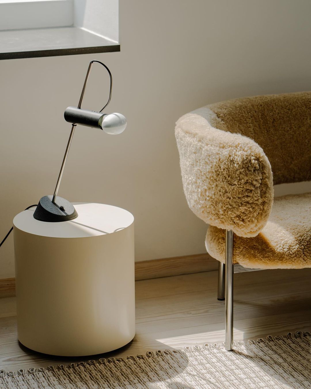 Model 566 Lamp - Black