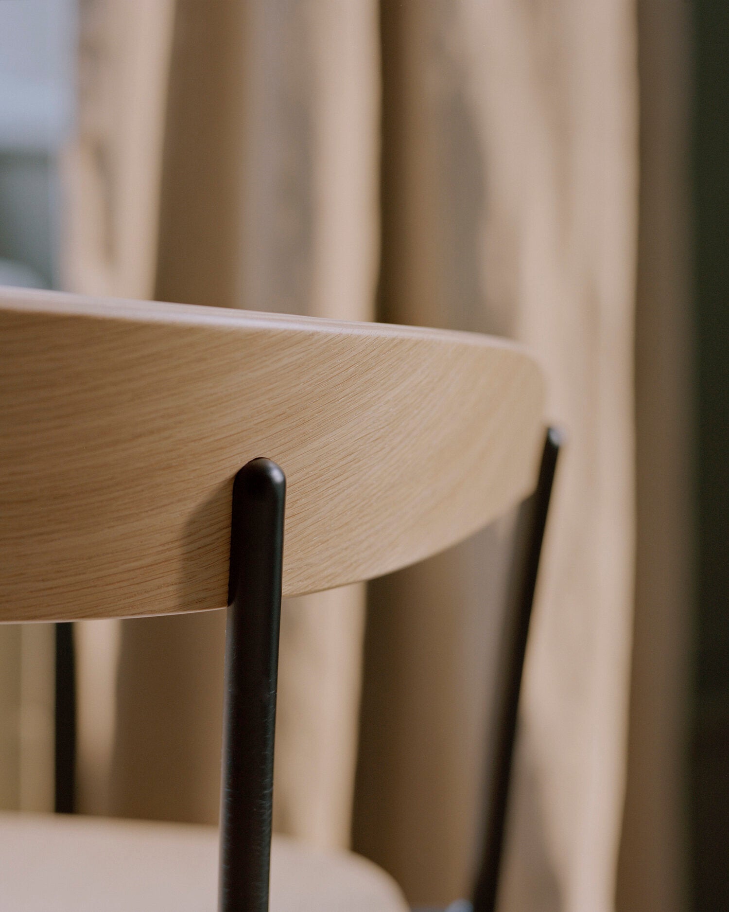 Missing Armchair - Natural Oak w. Black Frame