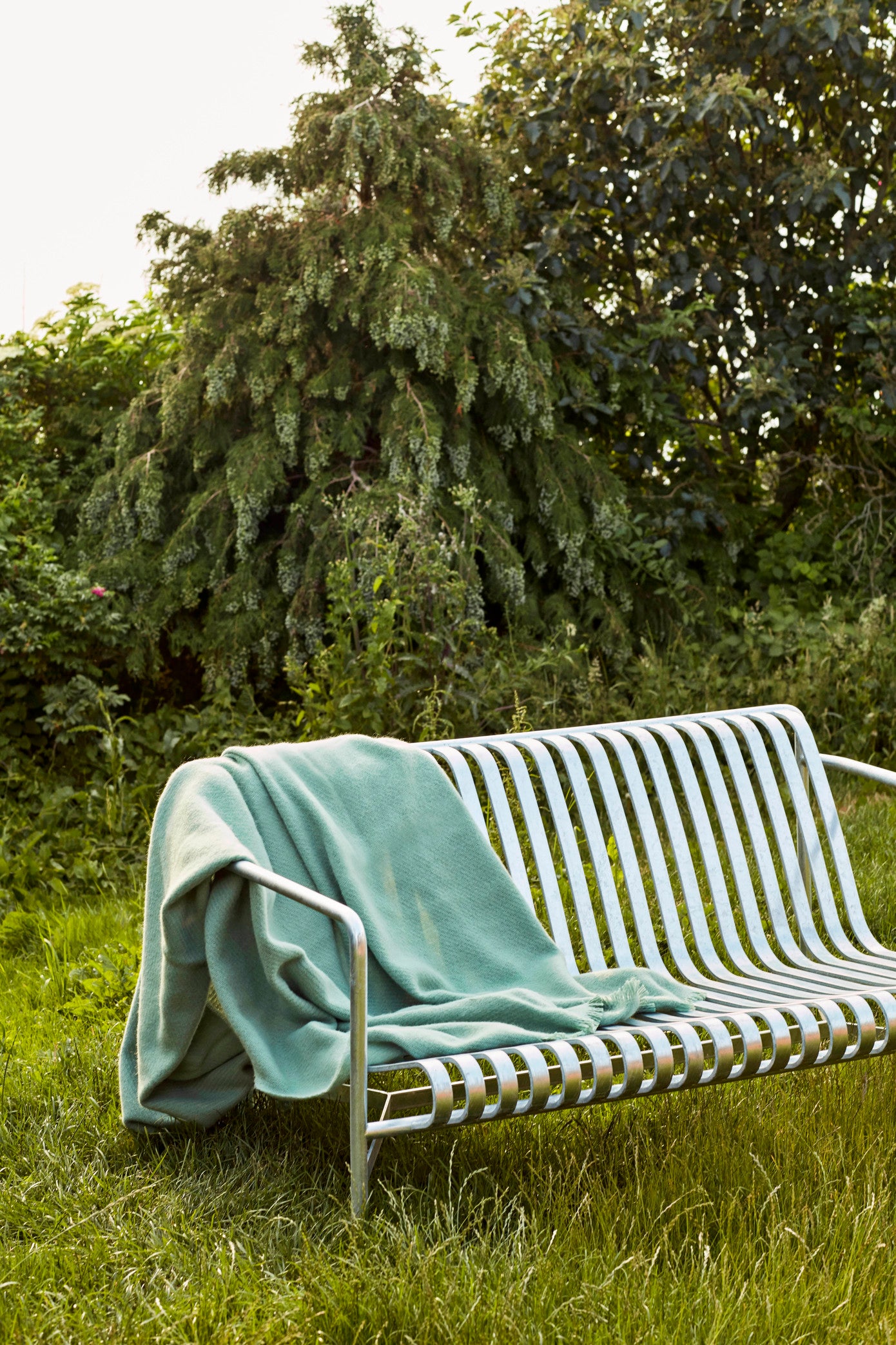 Palissade Lounge Sofa - Hot Galvanised