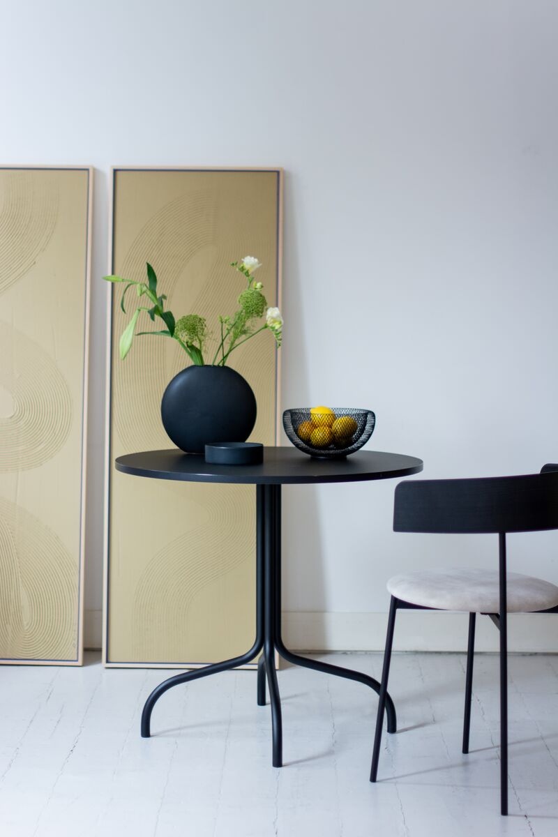 Friday Dining Chair Black - Upholstered seat, With arms