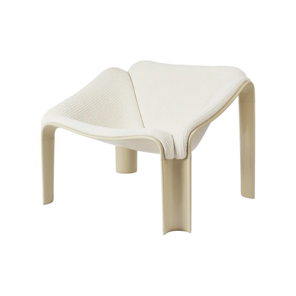 F300 Lounge Chair