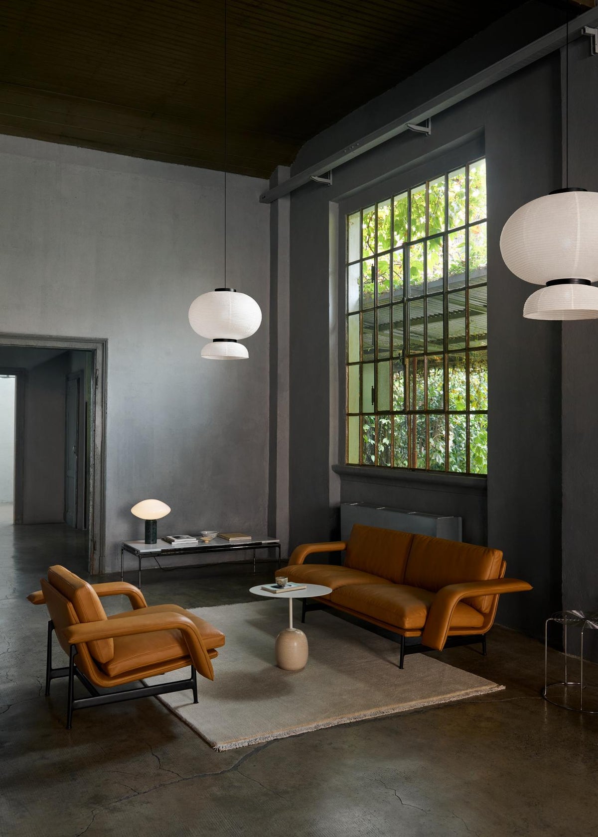 Meantime AV30 2-seater sofa - Black legs