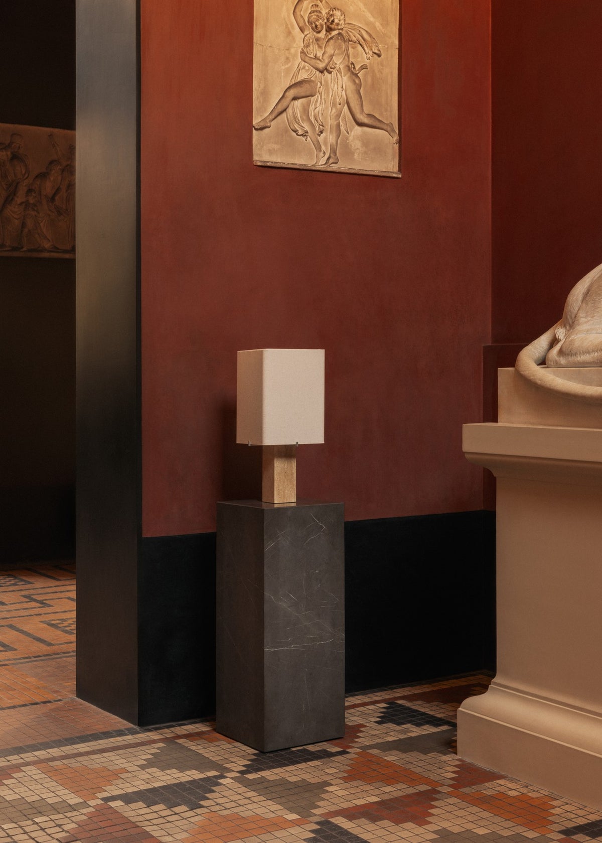 Plinth Pedestal - Nero Marquina Marble