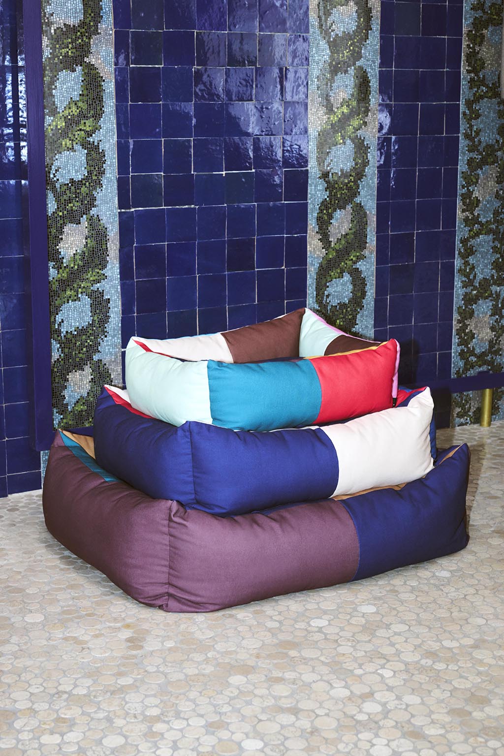 Pat pentru caini HAY- Mediu - Red, Blue