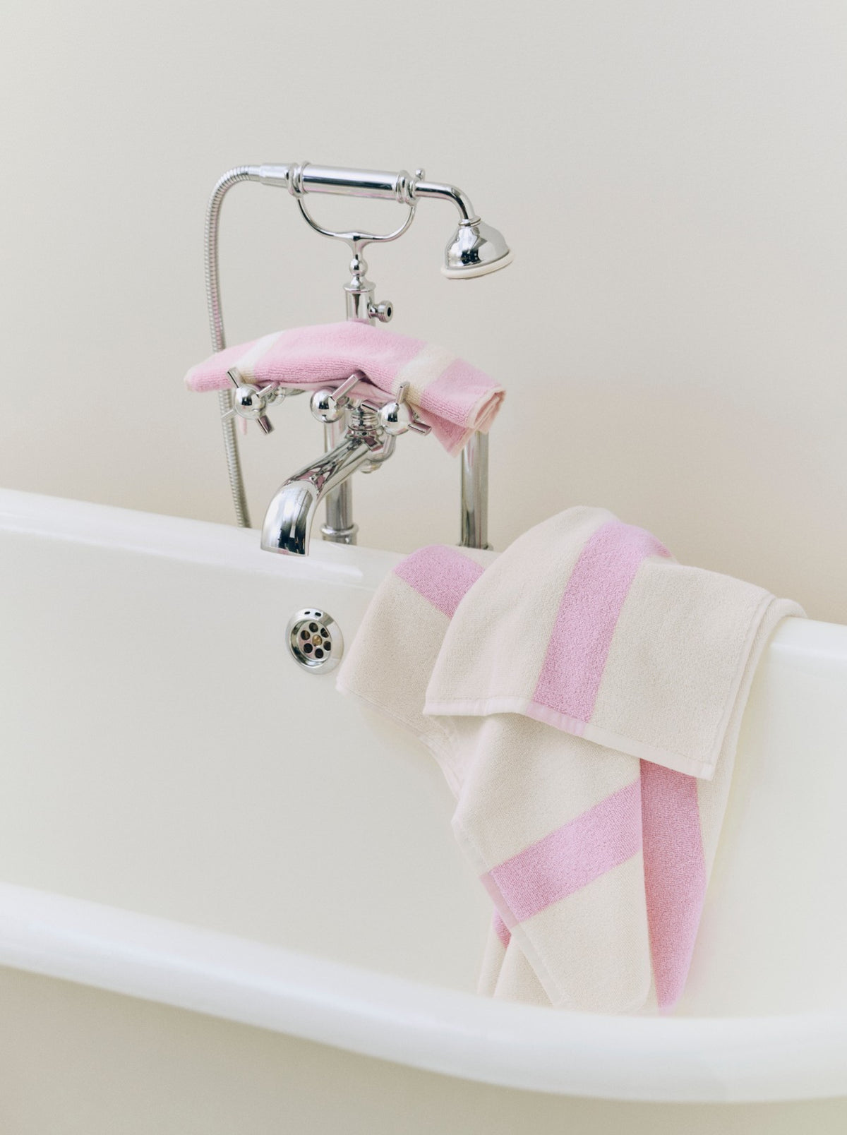 Stripe Bath Towel - Cool pink