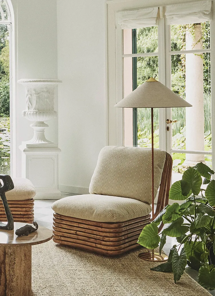 9602 Floor Lamp