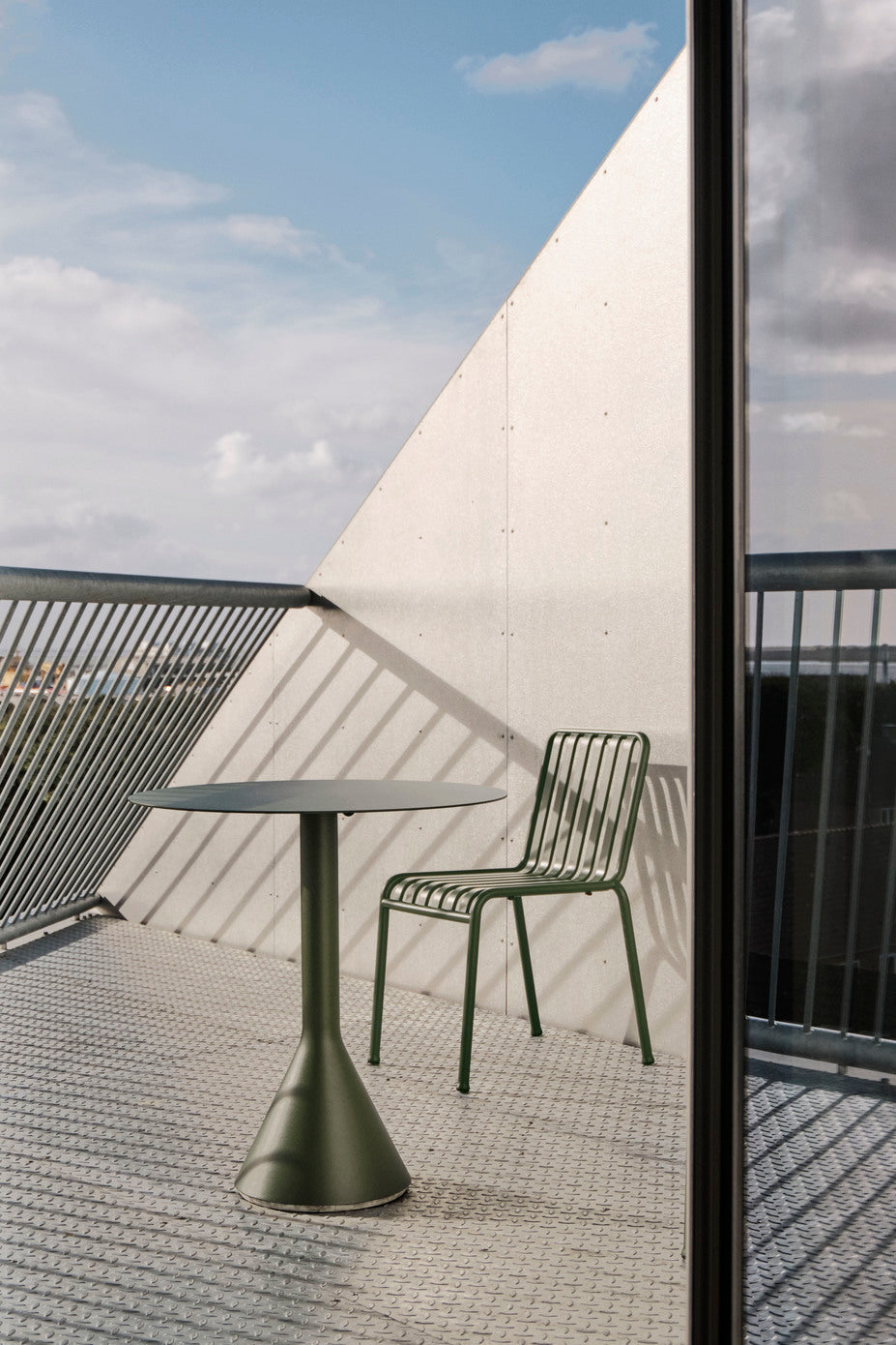Palissade Chair - Olive