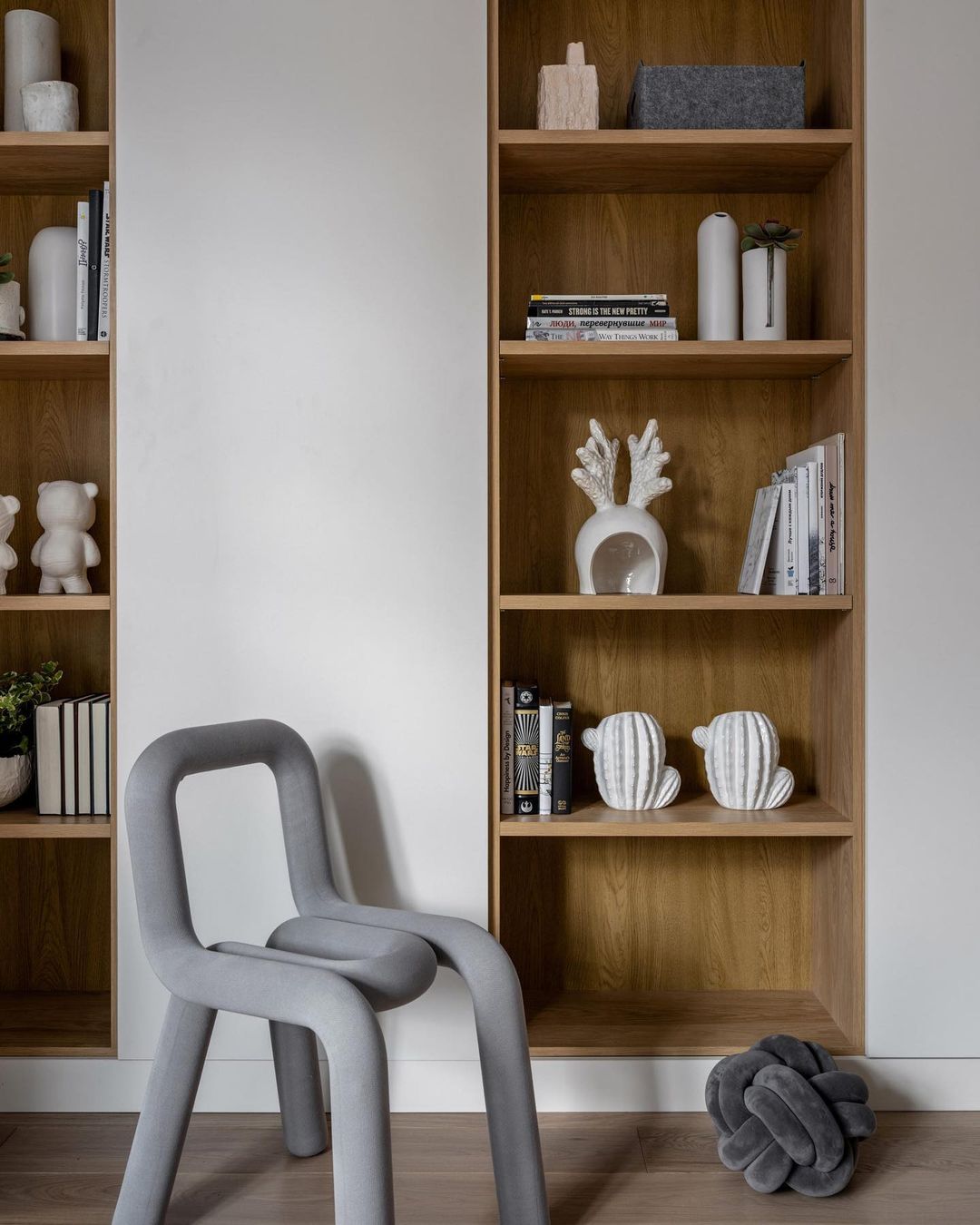 Scaun Bold - gri deschis