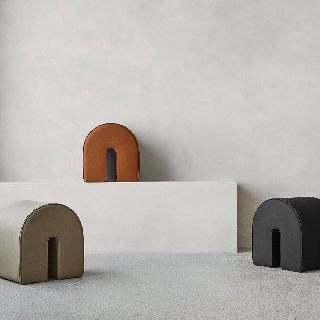 Curved Pouf | Light Brown Leather