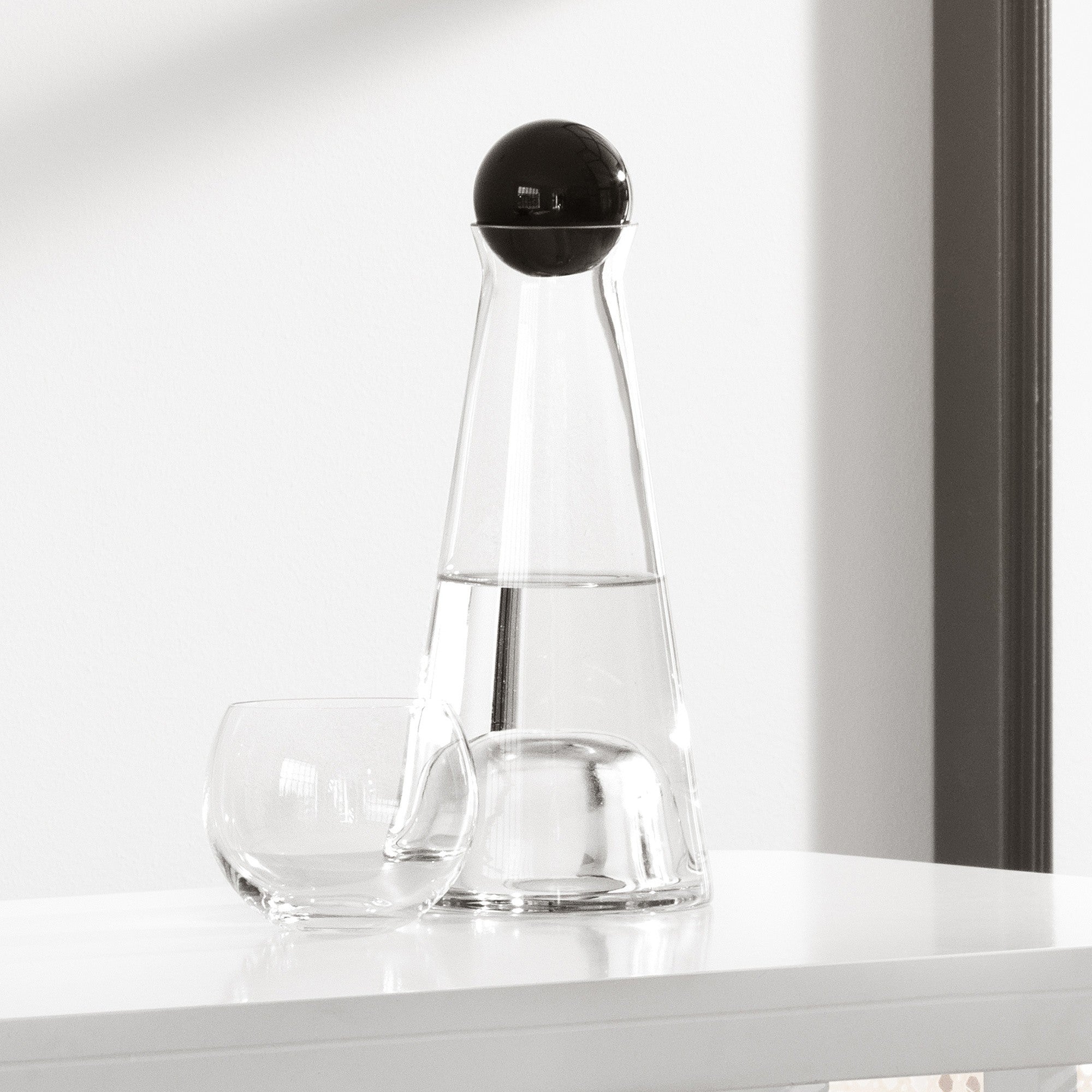Carafă Fia transparent/negru