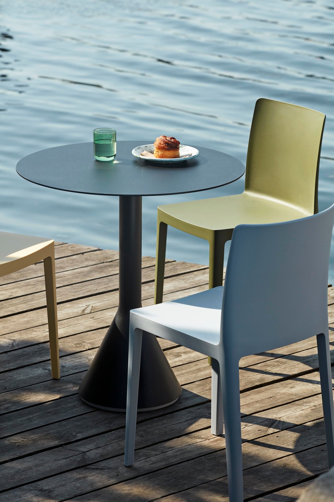 Palissade Cone Table Round Ø70 - Anthracite