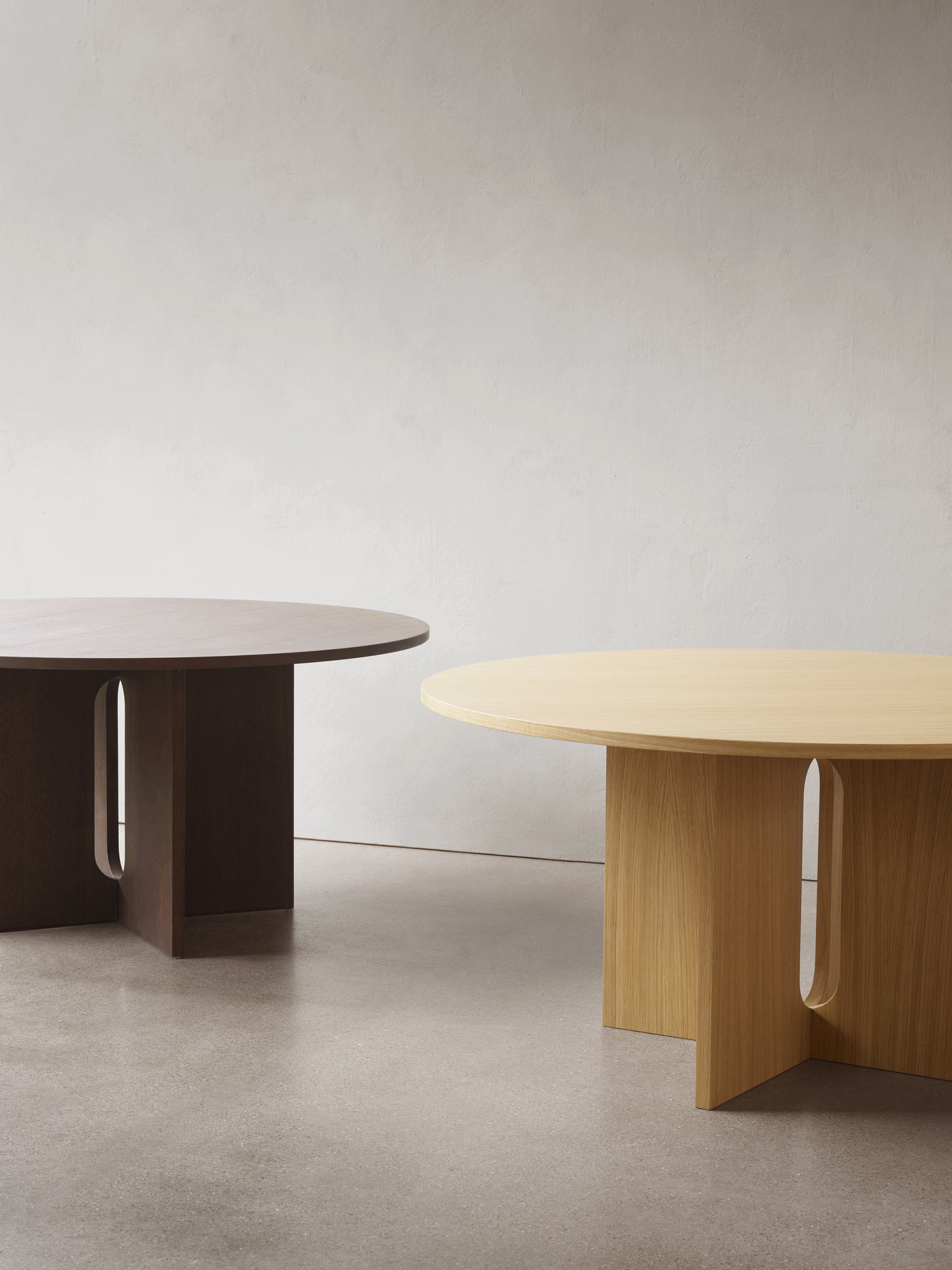 Androgyne Dining Table 150 Dark stained oak