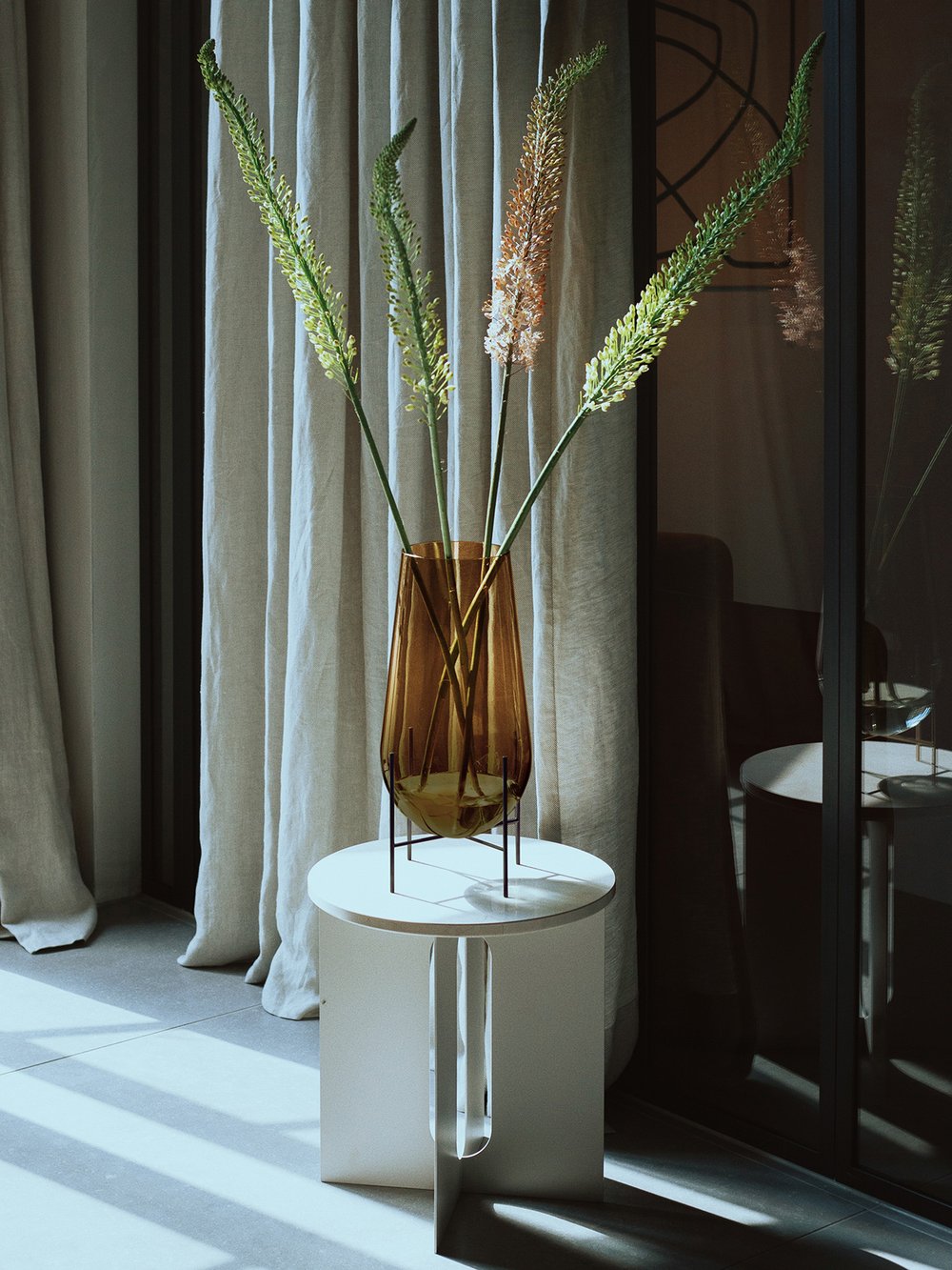 Échasse Vase Large - Bronzed brass, Amber glass