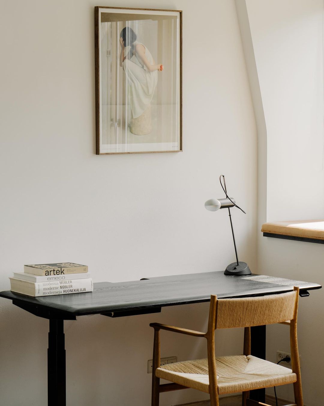 Model 566 Lamp - Black