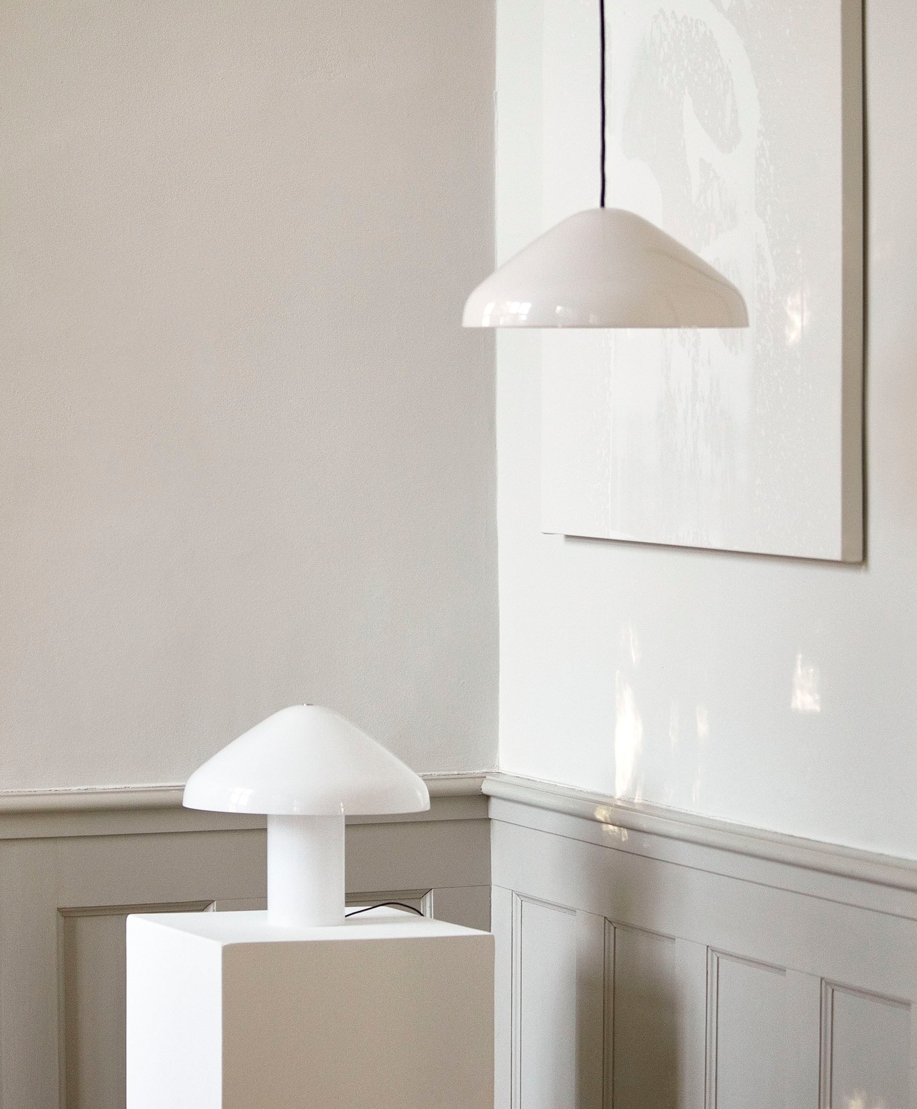 Pao Glass Pendant - White
